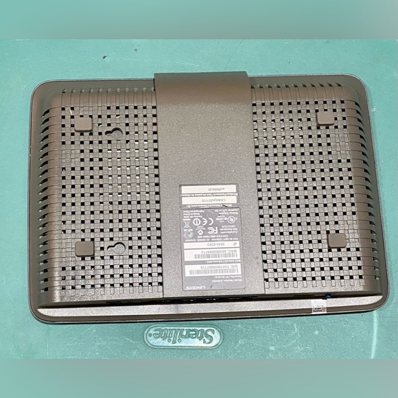 Linksys AC1600 Wi-Fi Wireless Dual-Band+Gigabit & USB Ports Smart App (EA6400) - Picture 6 of 8